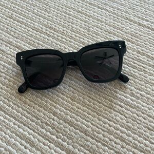 Chimi Sunglasses | Berry in Black